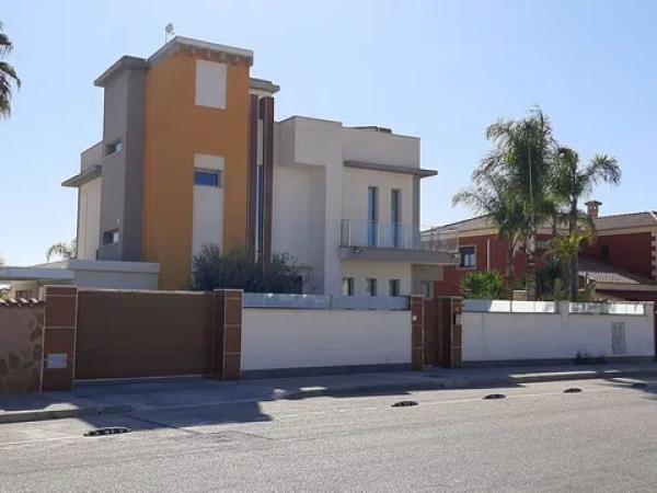 Terreno en calle Azorin, 9