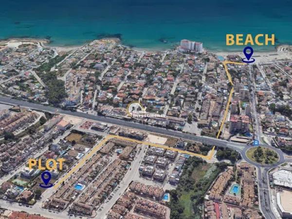 Terreno en calle Azorin, 9