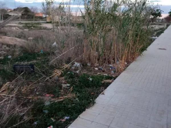 Terreno en calle Salvador i Vicente Pérez Lledó s/n