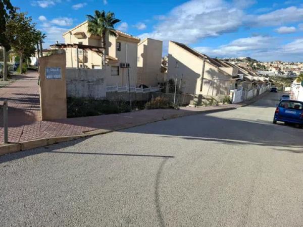 Terreno en calle Monte Perdido, 976