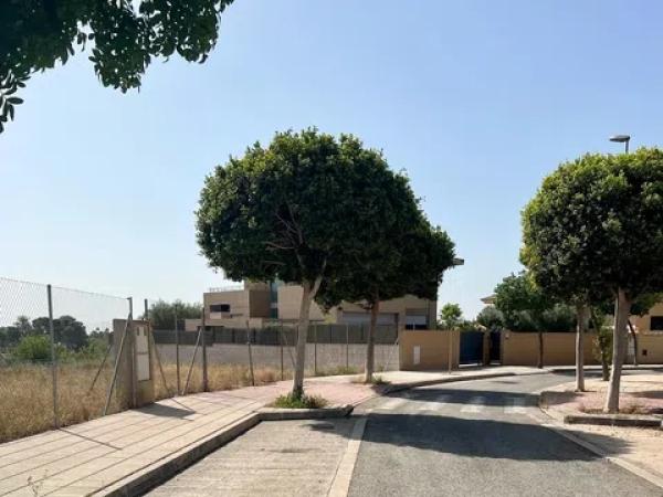 Terreno en calle Gorrión, 12