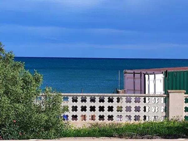 Terreno en calle Geraneos