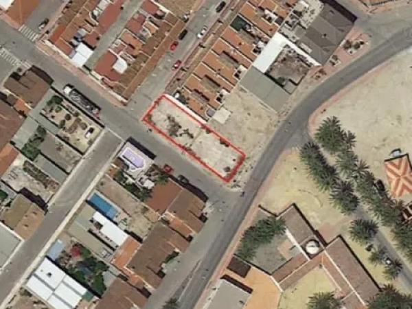 Terreno en calle Juan Carlos i