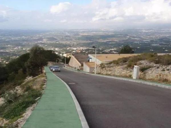 Terreno en calle Alhambra de Granada