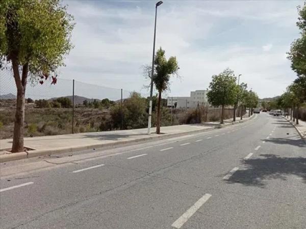 Terreno en avenida Padre Faustino Miquez