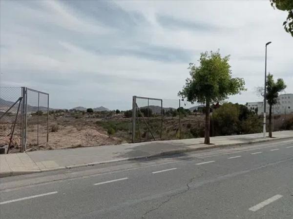 Terreno en avenida Padre Faustino Miquez