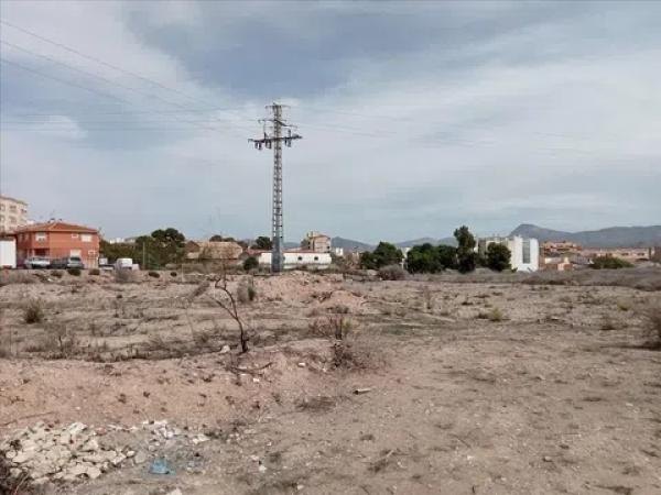 Terreno en avenida Padre Faustino Miquez