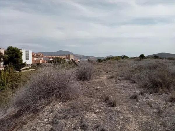 Terreno en avenida Padre Faustino Miquez