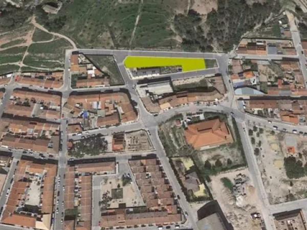 Terreno en calle Juan Gris, 20