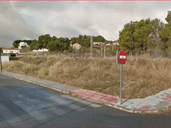 Terreno en calle Juan Gris, 20