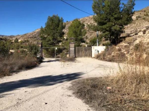 Terreno en via Sense Nom