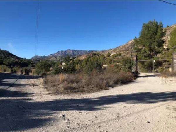 Terreno en via Sense Nom