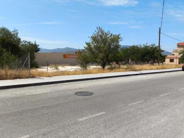 Terreno en avenida de Castalla, 15