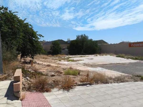 Terreno en avenida de Castalla, 15