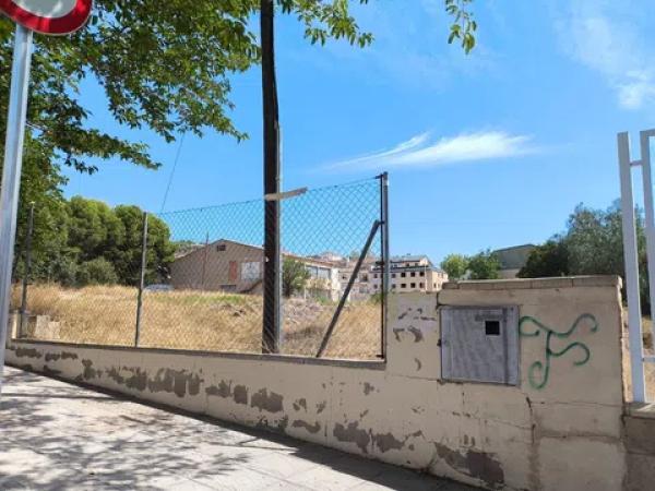 Terreno en avenida de Castalla, 15