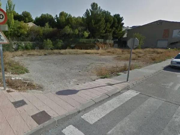 Terreno en avenida de Castalla, 15