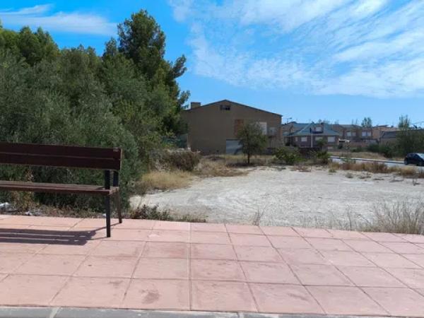 Terreno en avenida de Castalla, 15