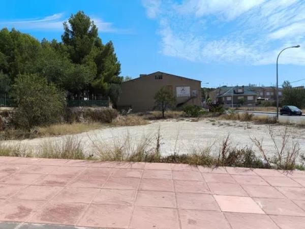 Terreno en avenida de Castalla, 15