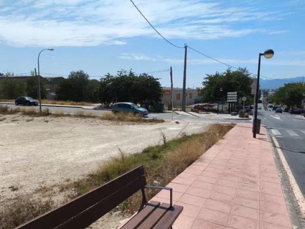 Terreno en avenida de Castalla, 15