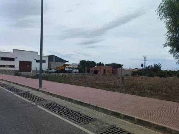 Terreno en avenida de Almoradí, 19