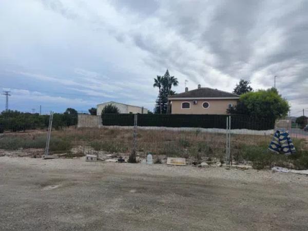 Terreno en avenida de Almoradí, 19