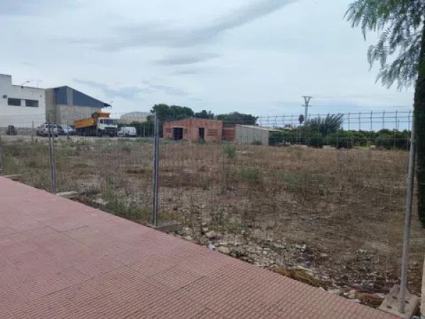 Terreno en avenida de Almoradí, 19