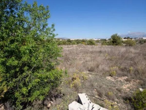 Terreno en Avenida País Valencià