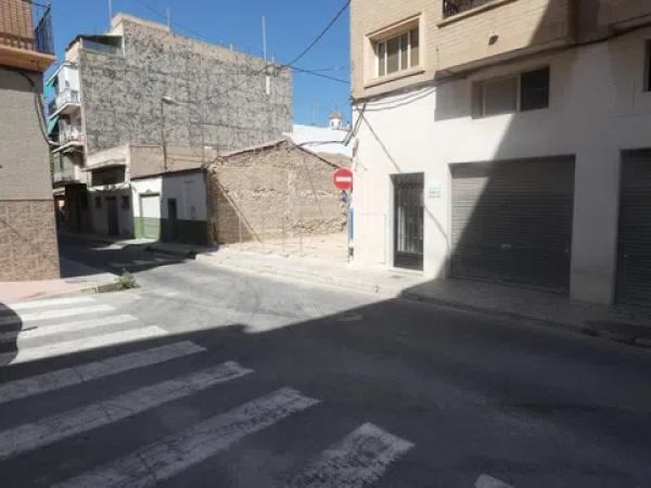 Terreno en Castelar, 16