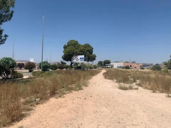 Terreno en plaza San Pascual
