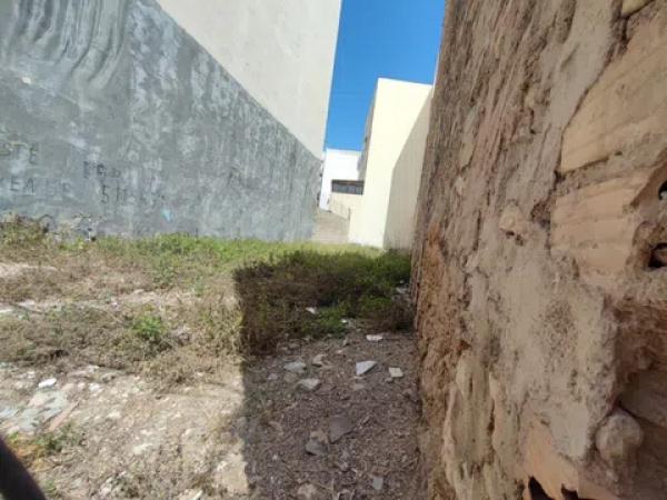 Terreno en calle Diagonal