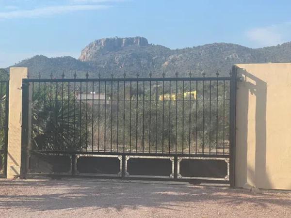 Terreno en via sense nom