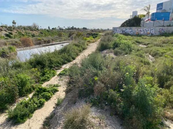 Terreno en via Sense Nom