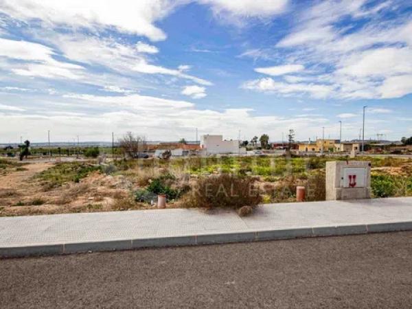 Terreno en Los Montesinos