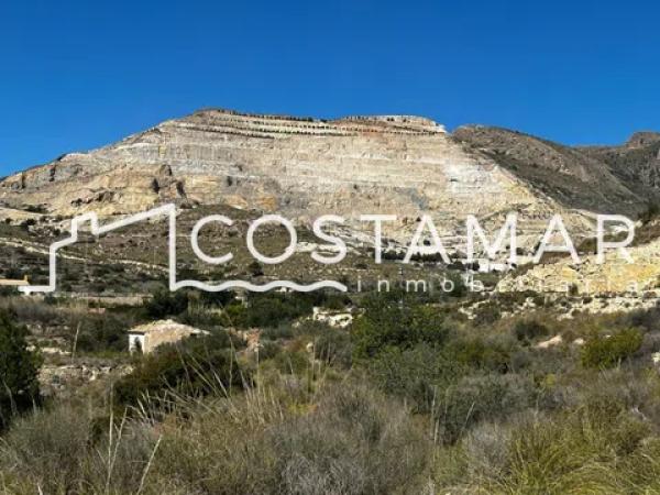 Terreno en via Sense Nom, 3