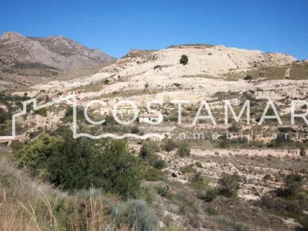 Terreno en via Sense Nom, 3