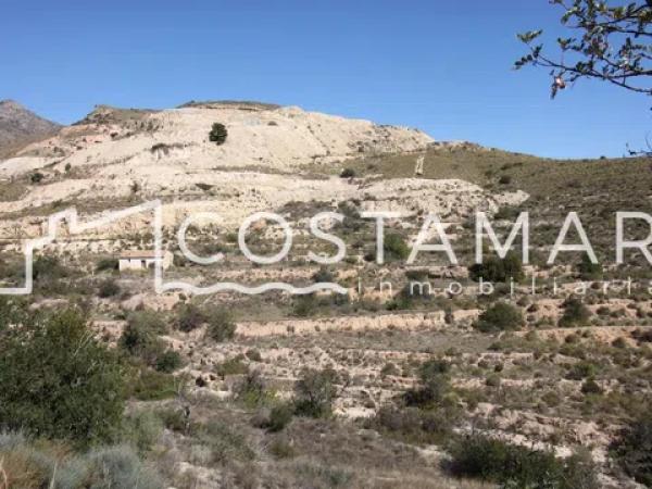 Terreno en via Sense Nom, 3