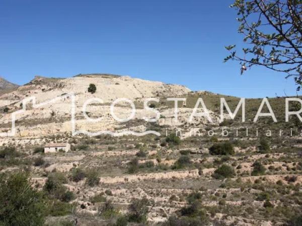 Terreno en via Sense Nom, 3