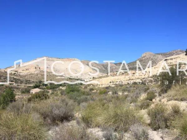 Terreno en via Sense Nom, 3