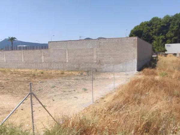 Terreno en calle Agost s/n