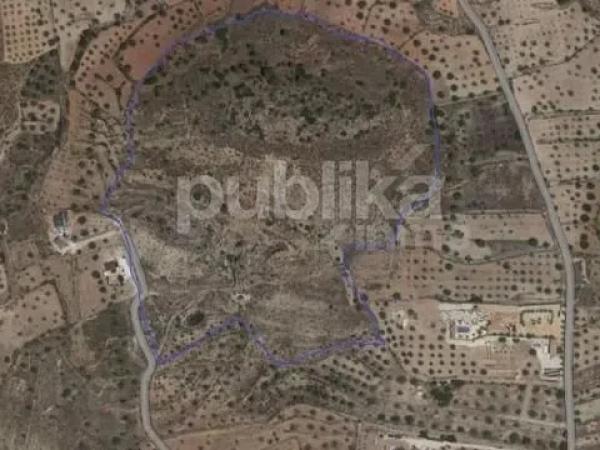 Terreno en via Sense Nom