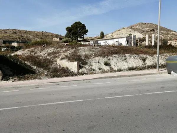 Terreno en avenida Pais Valencià, 123