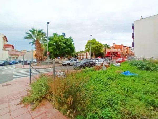 Terreno en La Marina, 3