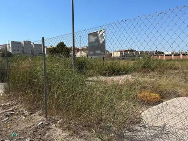 Terreno en calle Vicente Aleixandre, 15