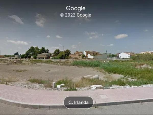 Terreno en calle Irlanda, 24