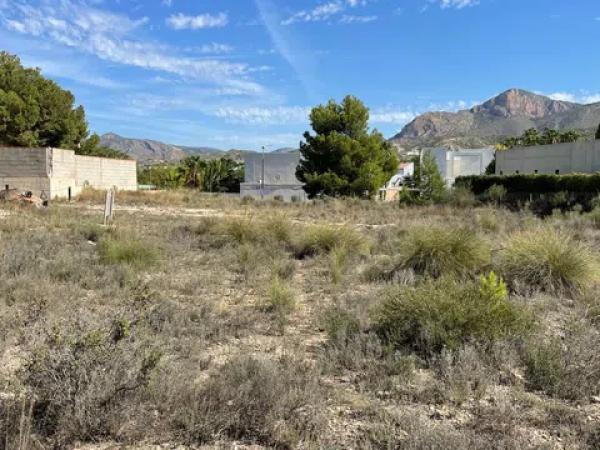 Terreno en calle Hawaii, 8 a