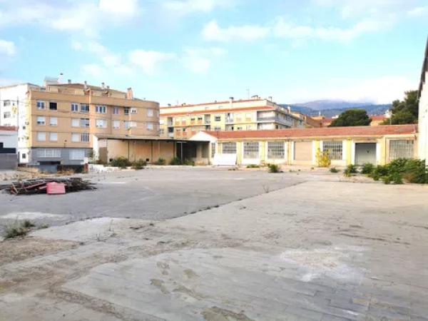 Terreno en calle Virgen de los Desamparados, 12