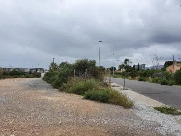 Terreno en calle Daya Nueva