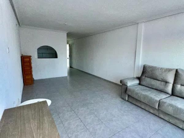 Estudio en avenida de Montecarlo s/n