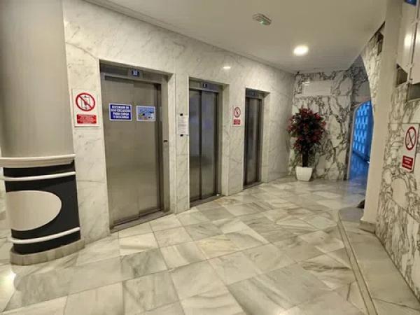 Estudio en avenida de Montecarlo s/n