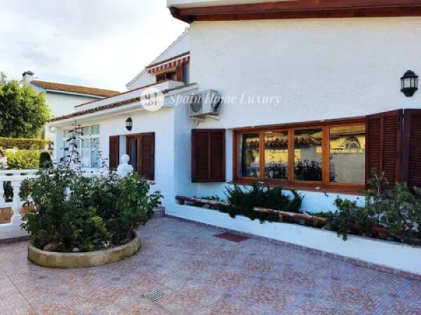 Casa independiente en avenida Doctor Severo Ochoa